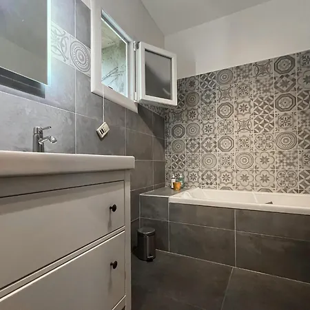 Stunning In Montaren St Mediers Serviers-et-Labaume